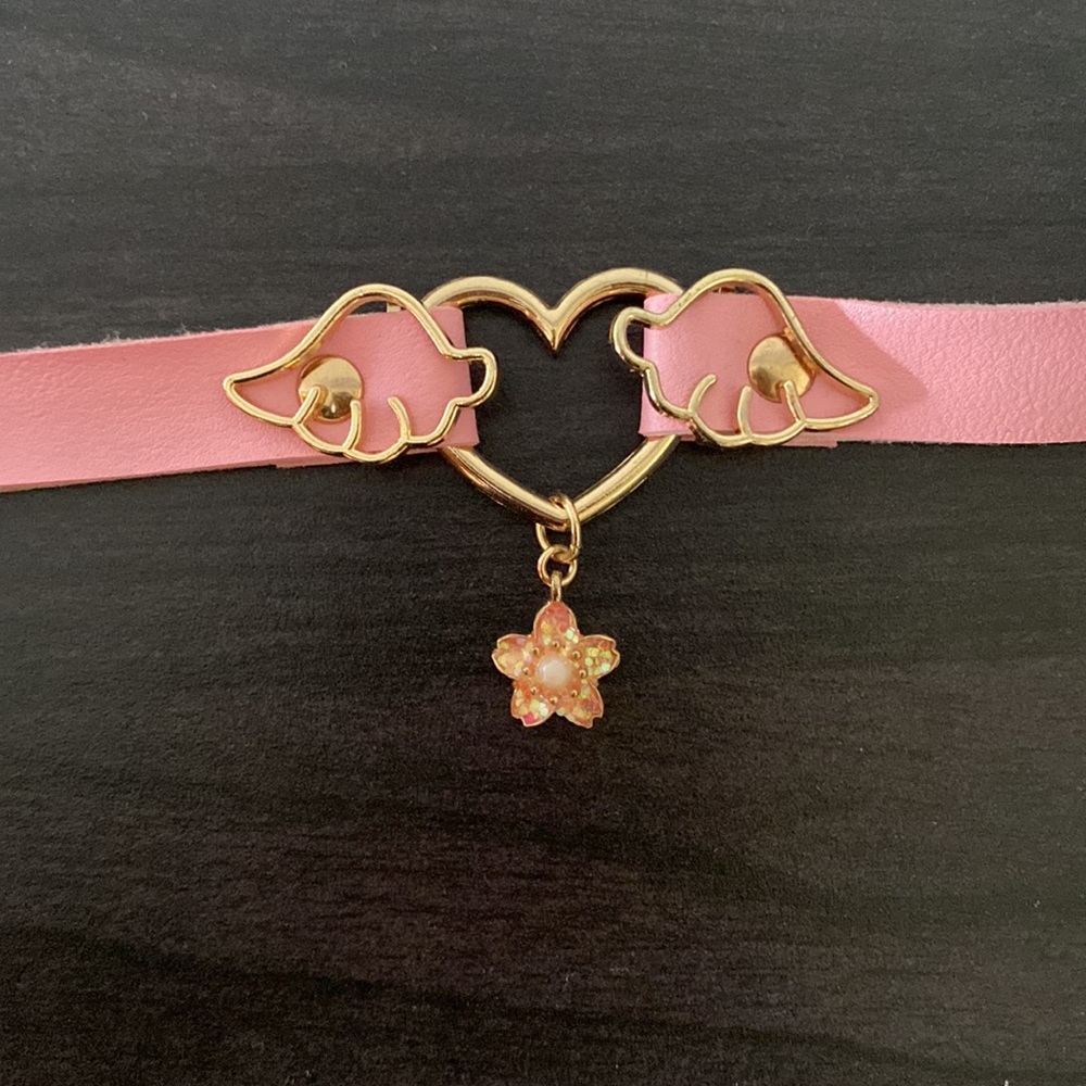Pink chocker Hot Topic